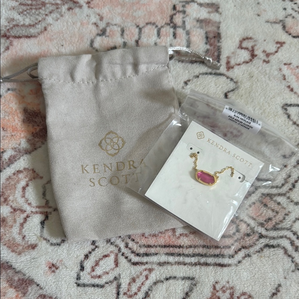 Kendra scott pink necklace